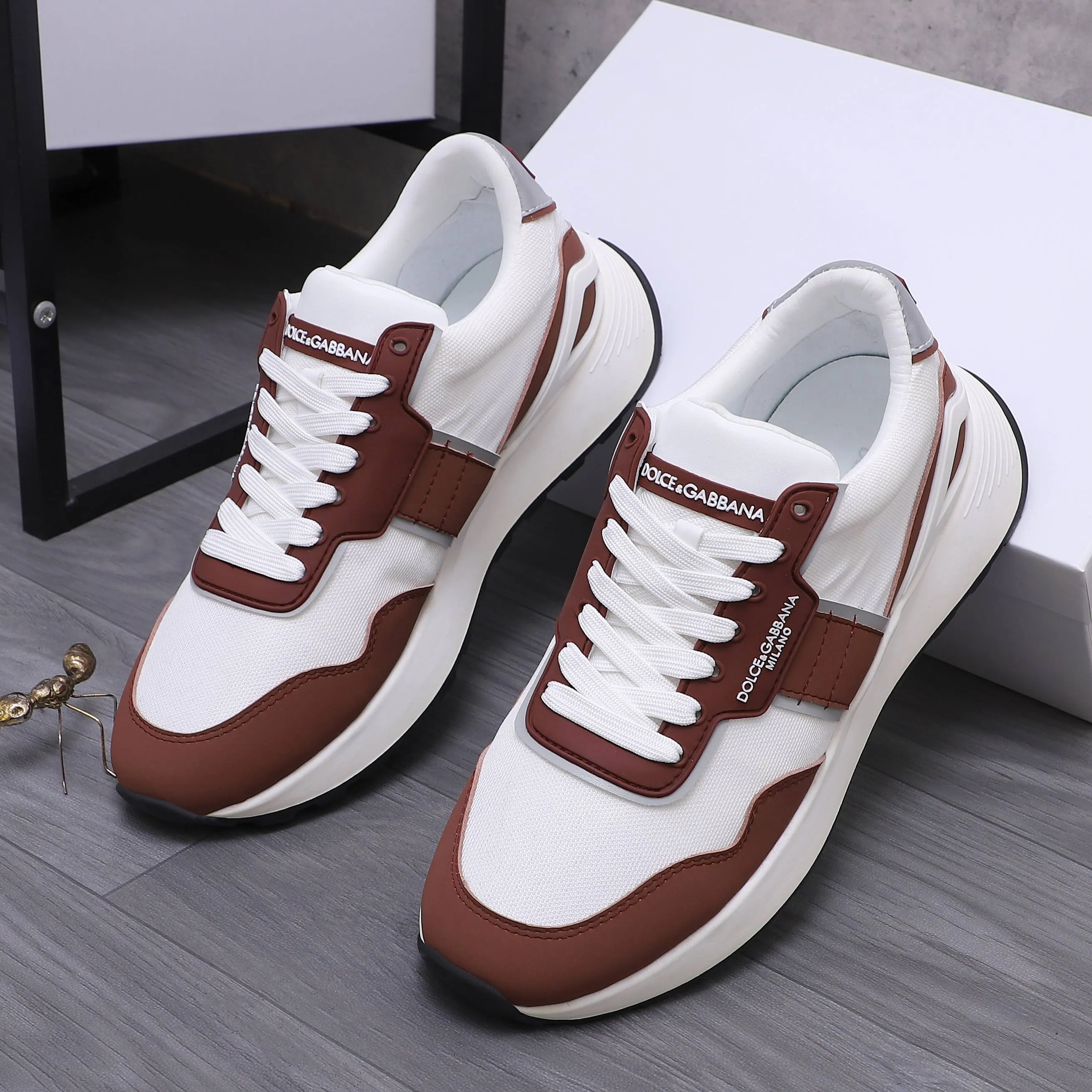 Men's shoes 💰480 Product trademark: DG (Dolce & Gabbana) men's casual shoes Regular size: 38-46 Product materials: Selected cowhide stitching mesh, cowhide insole, original outsole
